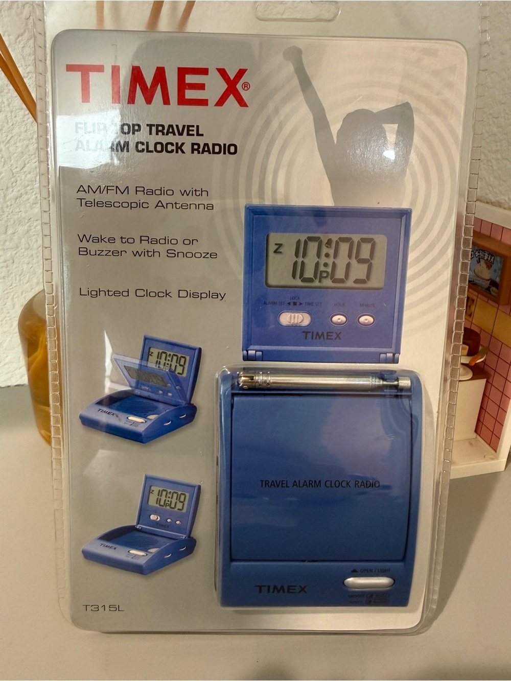 Vintage TIMEX Clock Flip Top Portable Travel Alarm Clock Radio T315L Brand New